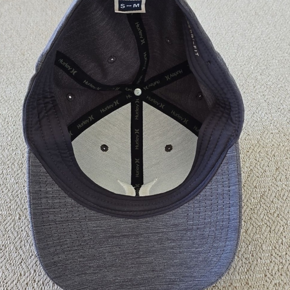 Hurley Nike Dr-Fit Gray Flexfit Baseball Cap Hat - Small/Medium | LIKE NEW - Picture 3 of 5